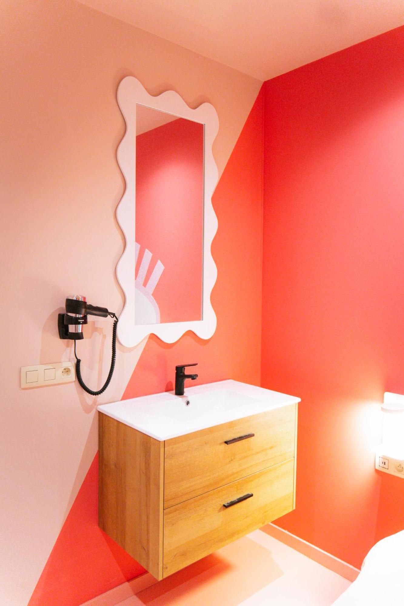 Capsule Girl Power Spa - Balneo - Sauna - Karaoke - Billard - 2 Chambres Шарлеруа Экстерьер фото