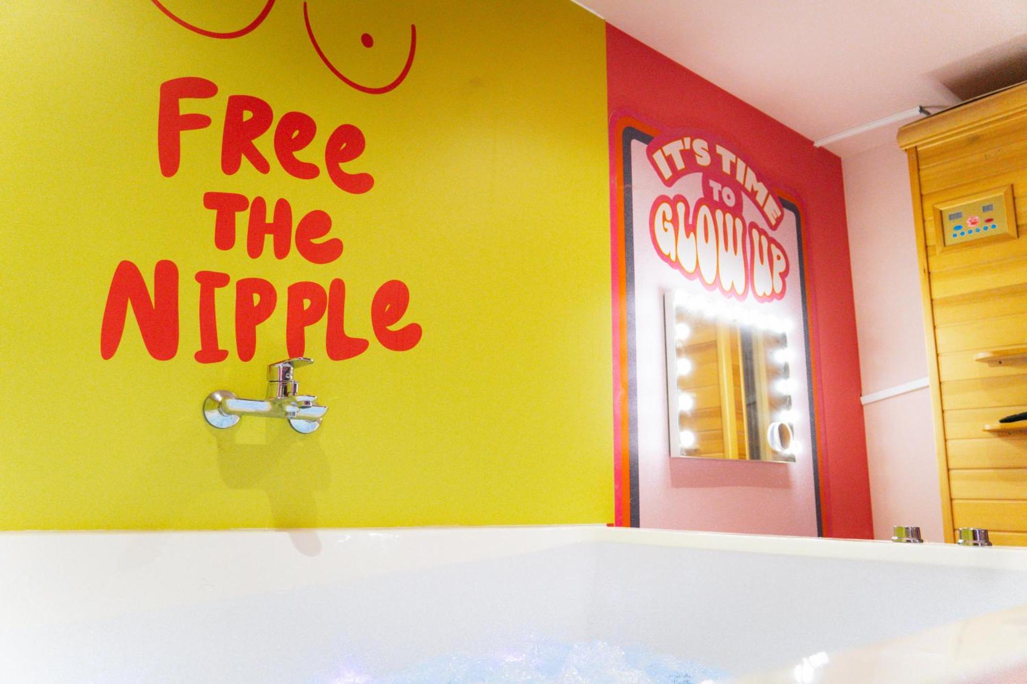 Capsule Girl Power Spa - Balneo - Sauna - Karaoke - Billard - 2 Chambres Шарлеруа Экстерьер фото