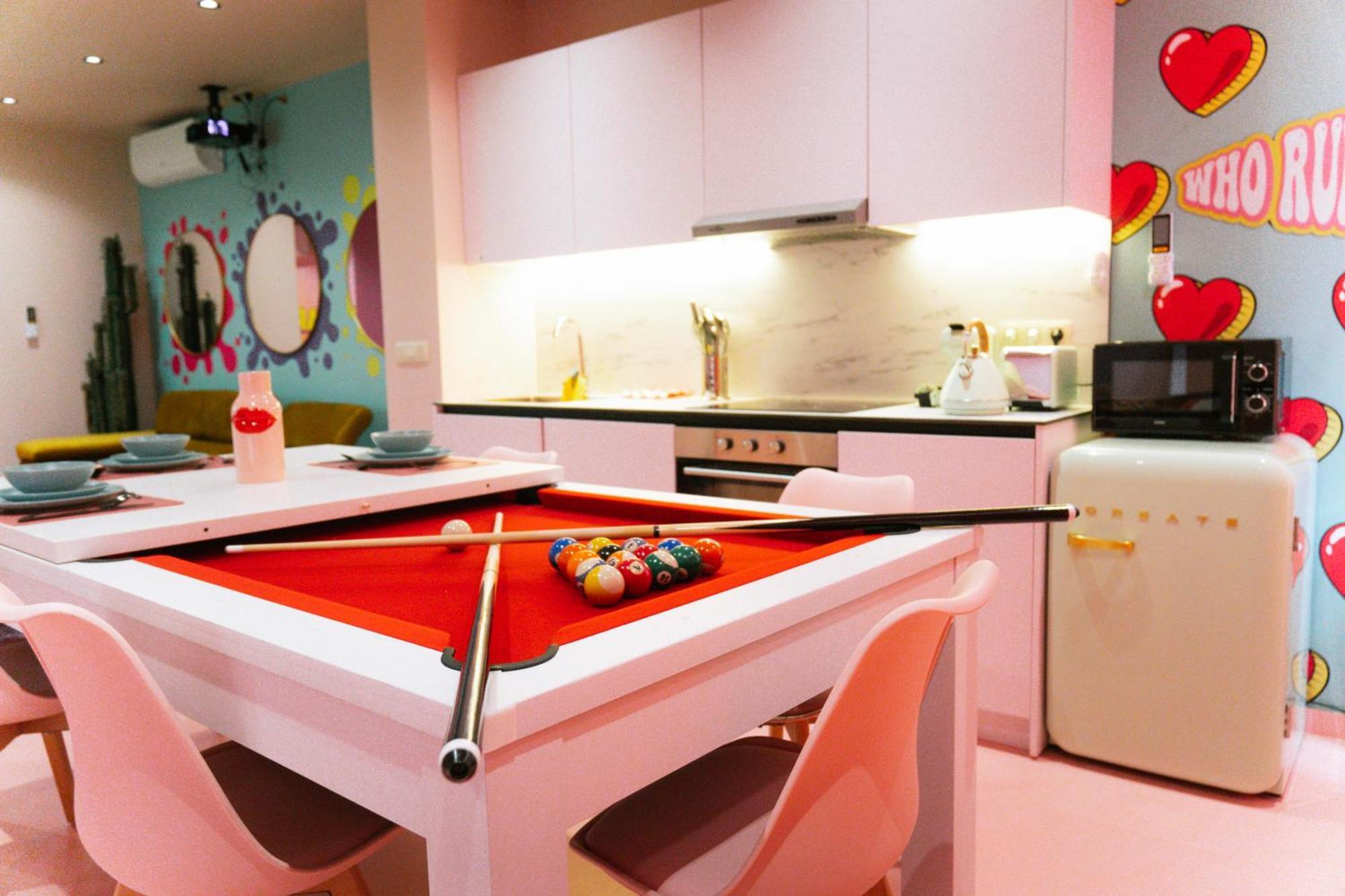 Capsule Girl Power Spa - Balneo - Sauna - Karaoke - Billard - 2 Chambres Шарлеруа Экстерьер фото