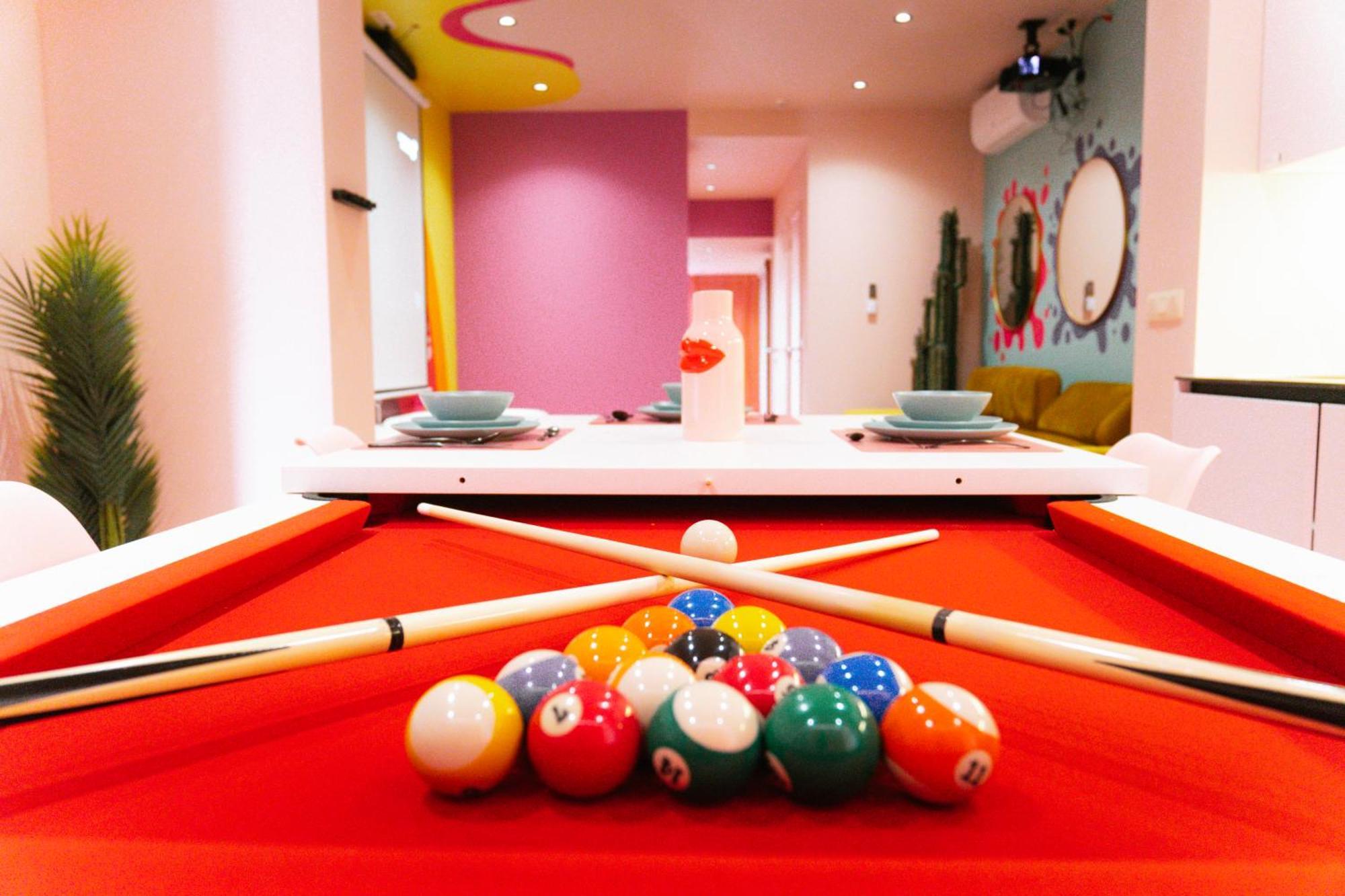 Capsule Girl Power Spa - Balneo - Sauna - Karaoke - Billard - 2 Chambres Шарлеруа Экстерьер фото
