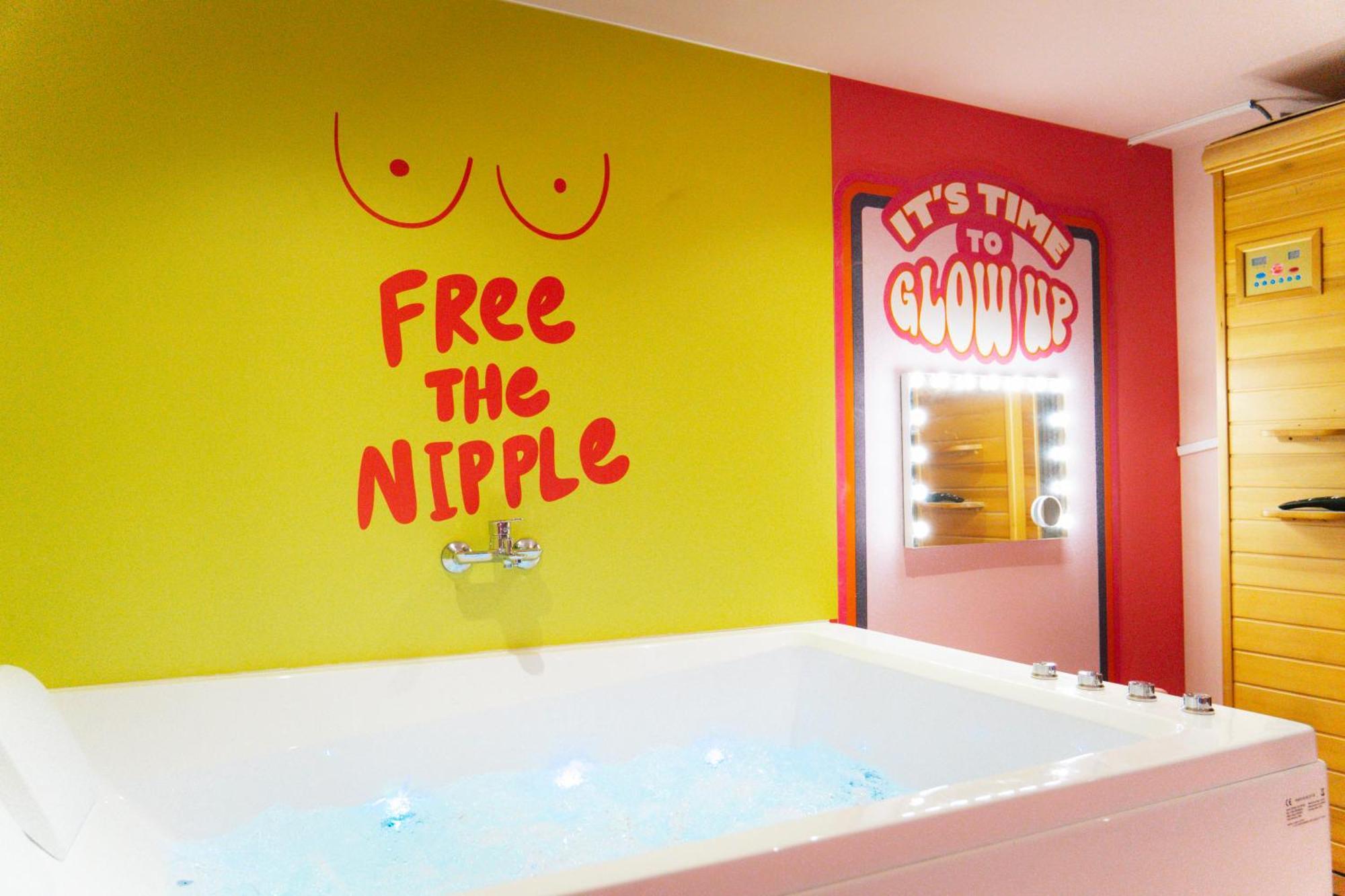 Capsule Girl Power Spa - Balneo - Sauna - Karaoke - Billard - 2 Chambres Шарлеруа Экстерьер фото
