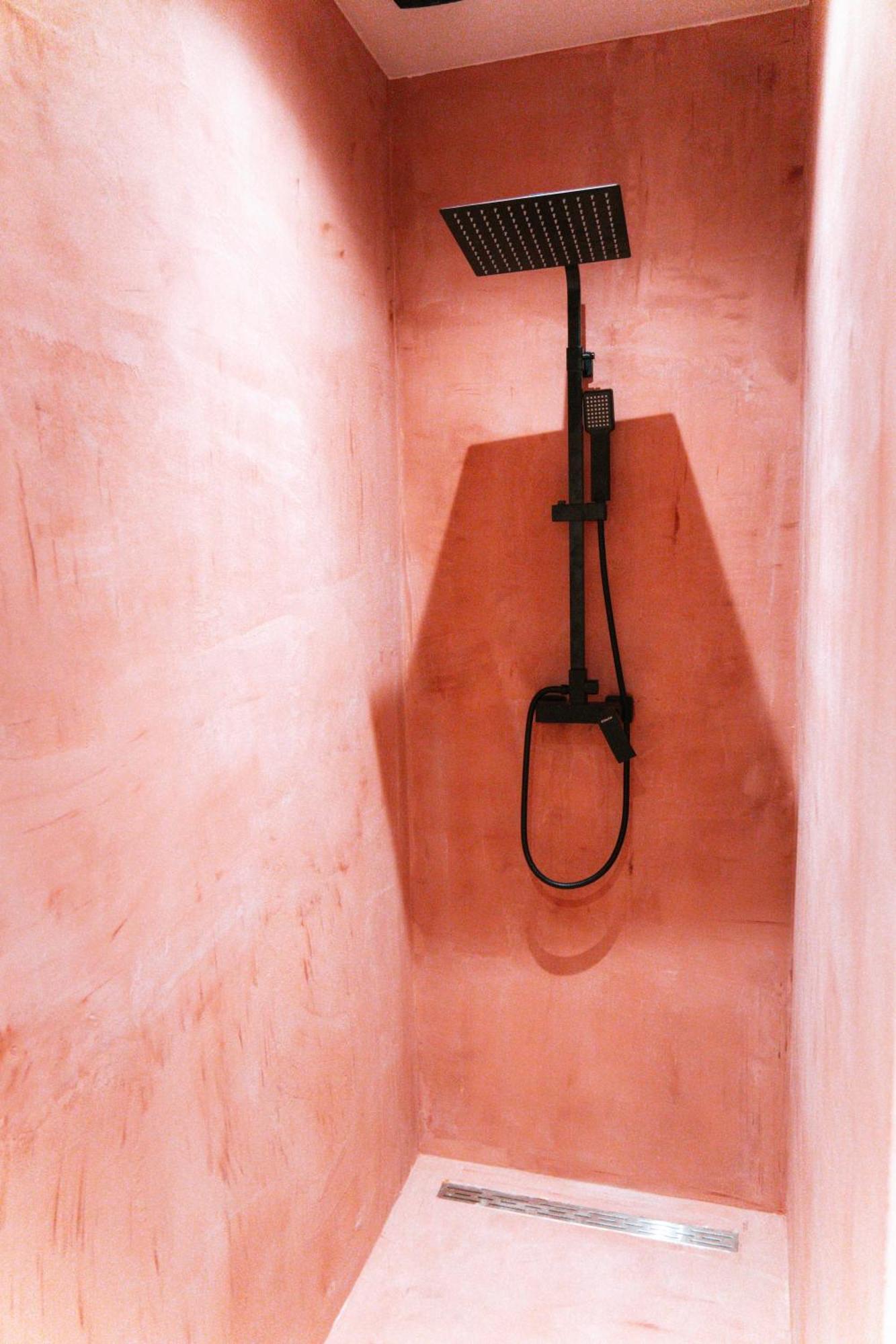 Capsule Girl Power Spa - Balneo - Sauna - Karaoke - Billard - 2 Chambres Шарлеруа Экстерьер фото